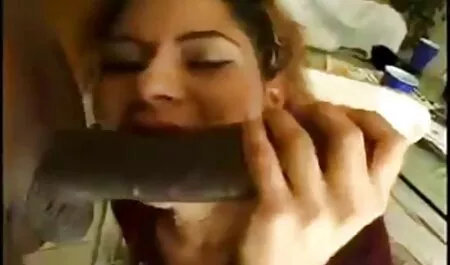 پس از یک هفته پر مشغله ، رقص سوپر سکسی دختران تصمیم به استراحت و خوردن دوستان خود