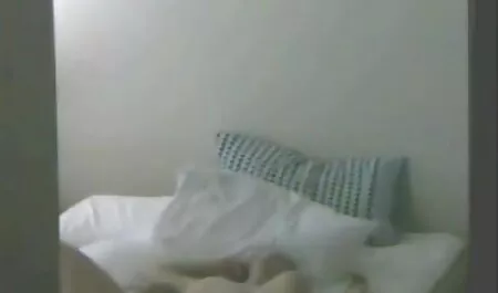 ورزش ها بیدمشک به ریخته گری آمد, جایی که او رقص های سکسی معروف منتشر شد