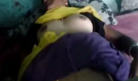 خوشمزه لزبین پورن رقص رابطه جنسی با هم