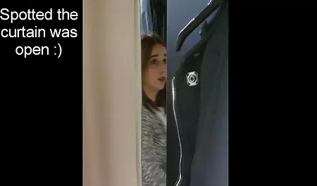 زیبا, سبزه, تحت تاثیر قرار اساسنامه با گلو عمیق رقص سکسی جنیفر
