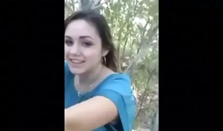 مرد کاملا fucks در دوست دختر خود را رقص هاي سكسي طول می کشد و خانه های پورنو با او