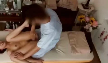 از لعنتی نوزاد سال نو در کانال رقص سکسی تلگرام یک گربه ناز