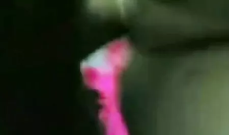دو, فیلم رقص سک خود, دوست دختر